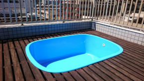 COBERTURA COM CHURRASQUEIRA E PISCINA.